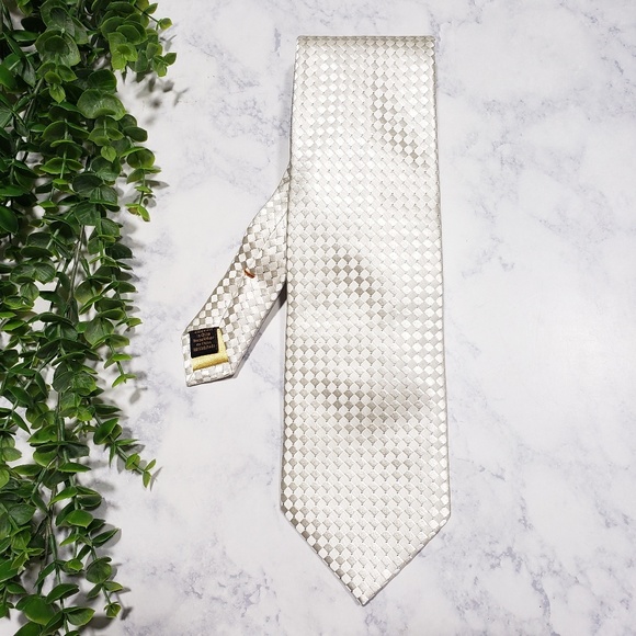 Donald J. Trump Other - Donald J. Trump Collection White Silk Diamond Tie